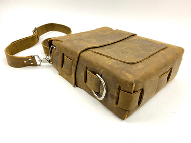 Seasoned No. 312 - The Traveler in Crazy Horse with Front & Rear Inserts and 1 Card Pocket
