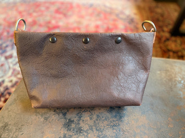 2026 Sample Sale - Large No. 1320 Winston Pouch in Denali Brown With D-Rings