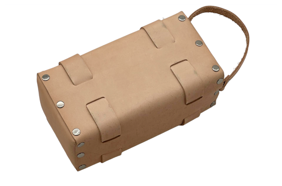 Seasoned No. 215 - Standard Travel Case With a Handle in Natural Tan